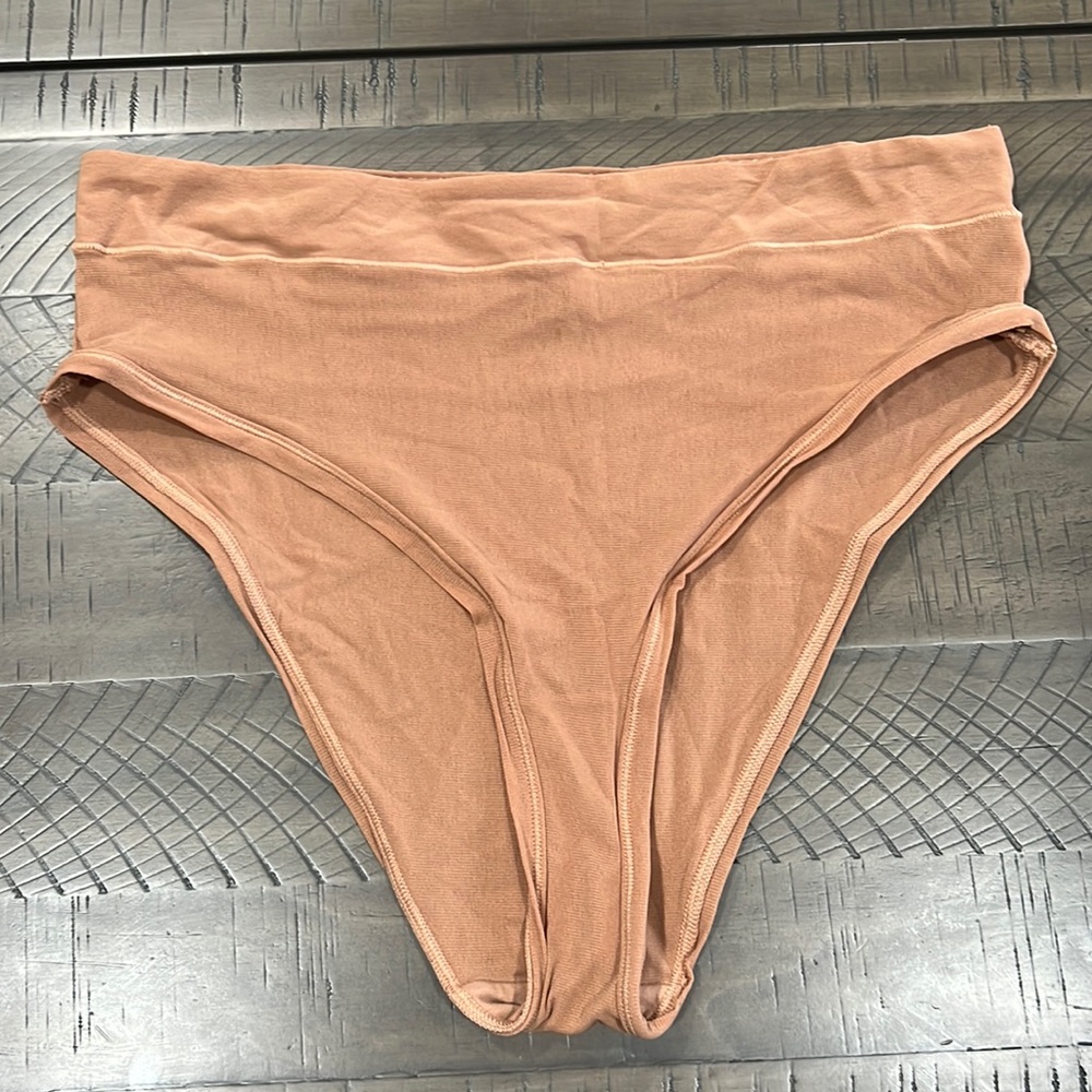 New Skims fits everybody mesh bikini. Size 4X